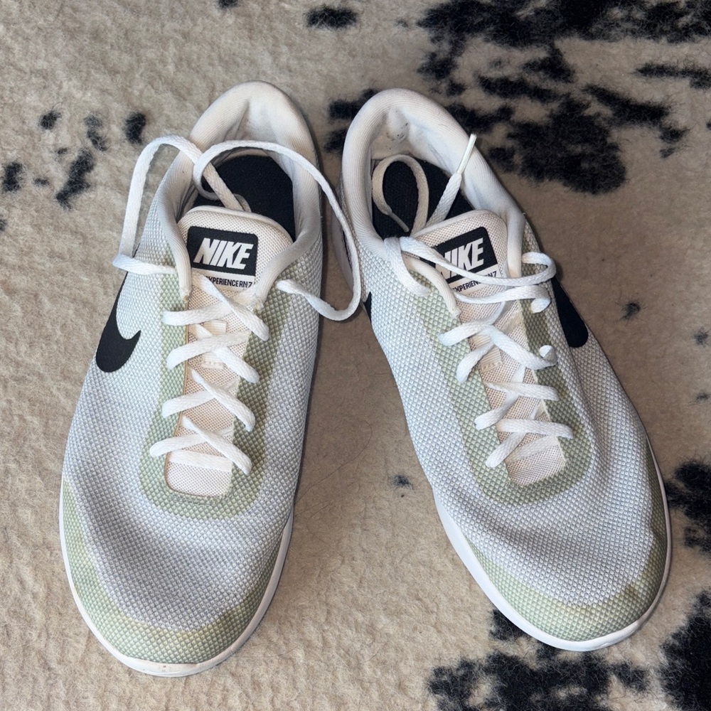 NIKE Flex Experience RN7 Men’s 9W White Black Running Athletic Sneakers